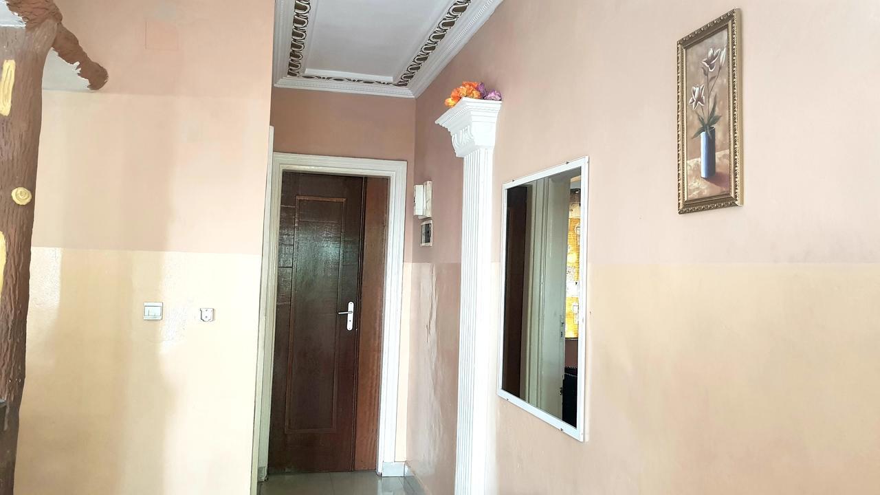 Appartements Chez Leo Brazavile Exterior foto