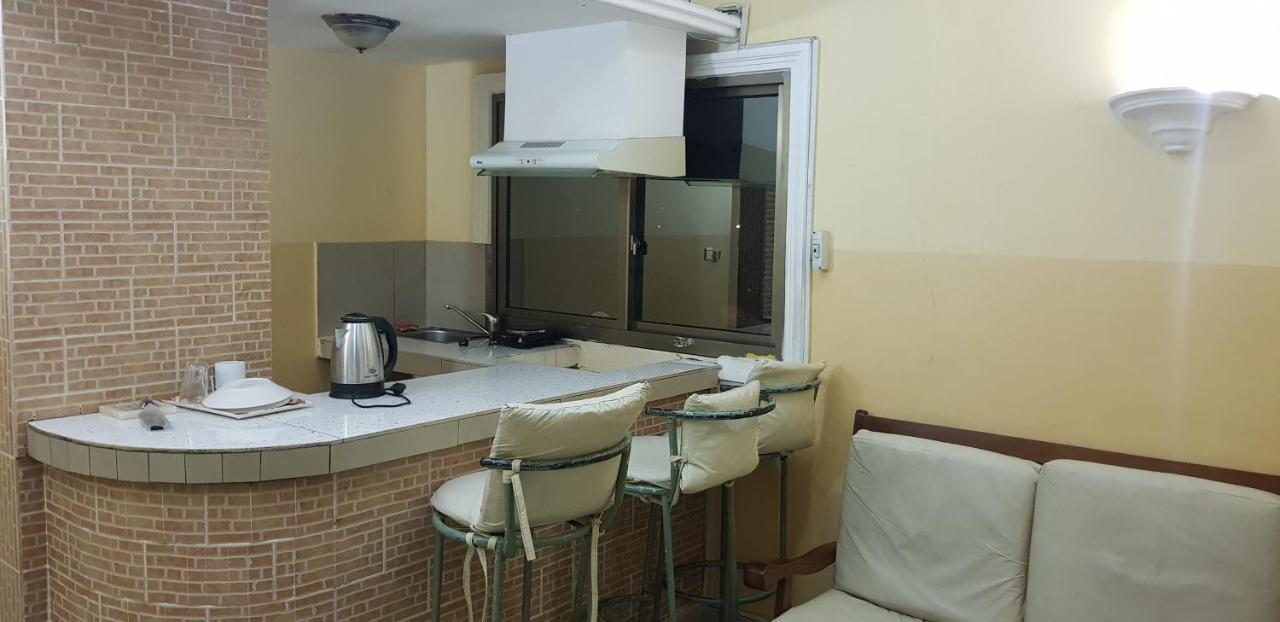 Appartements Chez Leo Brazavile Exterior foto